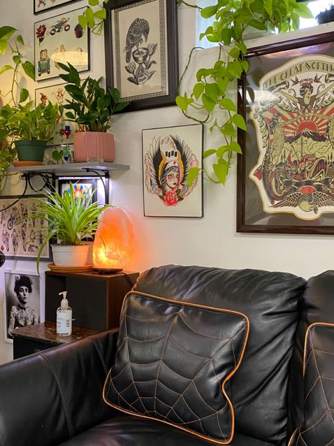 Boho Goth Apartment, Tattoo Home Decor, Spooky Studio Apartment, Disco Goth Decor, Goth Plant Room, Tattoo Decor, Edgy Living Room, Edgy Home Decor Ideas, Black Couch Aesthetic