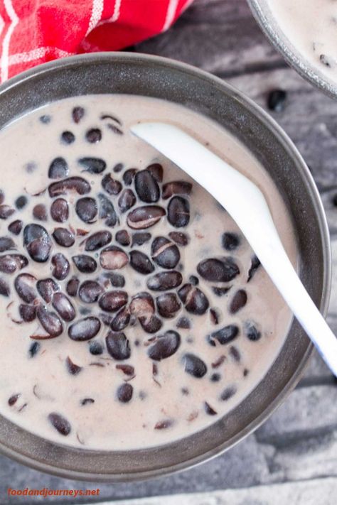 A dessert that’s so easy and simple to prepare! Thai Black beans in coconut milk, is a delicious combo of creaminess and nuttiness in every spoonful! Dessert | Asian | Thailand | Recipe | Vegetarian | Traditional. #asianrecipe #easy #quick #thaifood #thaicuisine #coconut Coconut Milk Recipes Dessert, Cambodian Desserts, Laos Desserts, Thai Recipes Dessert, Filipino Food Dessert, Cambodian Food, Coconut Bowls, Coconut Desserts, Thailand Food