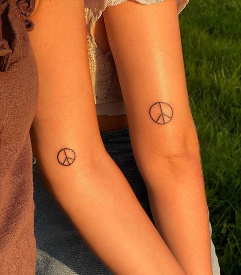 Thigh Tattoos Small Simple, Boho Hippy Tattoo, Small Hippy Tattoos, Small Peace Tattoo, Small Hippie Tattoo, Tattoo Earthy, Simple Hippie Tattoos, 70s Tattoo Ideas, Hippy Tattoo