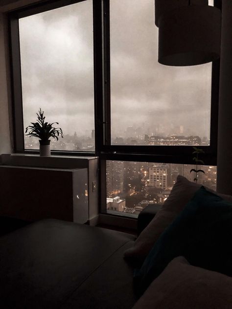 Bedroom Aesthetic Dark, Dark Bedroom Aesthetic, Bedroom Aesthetic Cozy, Cozy Rainy Day, Aesthetic Apartment, Rainy Day Aesthetic, Apartment View, Dark Bedroom, Fall Bedroom