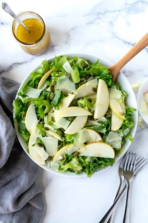 Apple Manchego Salad - Fresh Apron Salad Presentation, Homemade Apple Cider, Apple Recipes Easy, Apple Varieties, Apple Salad, Mango Salad, Autumn Salad, Winter Salad, Salad With Sweet Potato