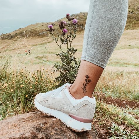 Simple Tattoo Women, Ankle Tattoo Simple, Ankle Tattoos For Women Anklet, Flower Tattoo Ankle, Thistle Tattoo, Tattoo Ankle, Ankle Tattoos For Women, Ankle Tattoos, Tattoo Simple