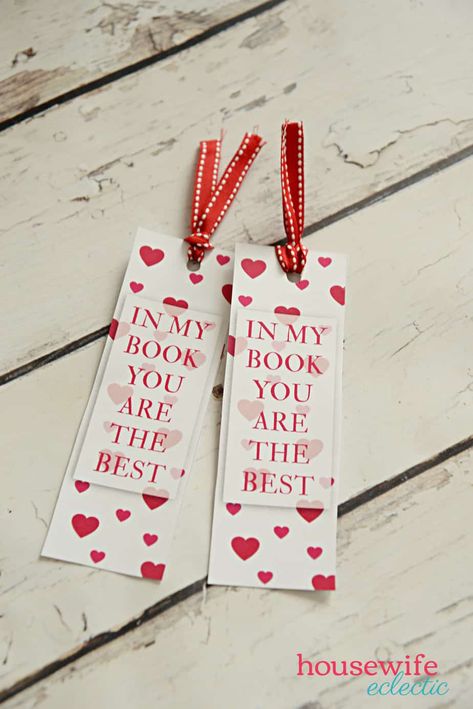 Book Valentines Card, Valentine Watercolor Bookmarks, Printable Valentine Bookmarks, Holiday Bookmarks, Book Wrapping, Harry Potter Valentines, Free Printable Valentines Cards, Valentines Bookmarks, Library Crafts