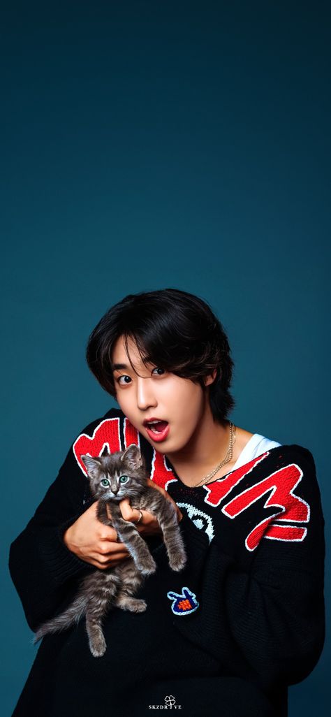 HAN JISUNG WALLPAPER Han Jisung Wallpaper, Quokka Baby, Aesthetic Skz, Hq Wallpaper, Kids Cartoon Characters, Kpop Backgrounds, Straykids Hyunjin Photoshoot, Straykids Bangchan, Baby Squirrel