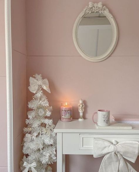 Christmas aesthetic, pink Christmas, Cozy winter aesthetic, coquette aesthetic Pink Christmas Bedroom, Christmas Bedroom Decor Ideas, Christmas Bedroom Decor, Christmas Dreaming, Winter Princess, Pink Xmas, Winter Fairy, Pink Christmas Decorations, Pink Holiday