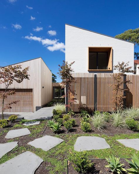 Internal Courtyard, Contemporary Garden, Design Exterior, Garden House, Arabian Nights, House Architecture Design, Facade House, Residential Architecture, Shade Garden