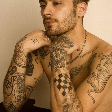 Zayn Fashion, Zayn Malik Tattoos, Zayn Malik Wallpaper, Bae Style, Zany Malik, Zayn Malik Style, Zayn Malik Photos, Zayn Malik Pics, Zayn Malik