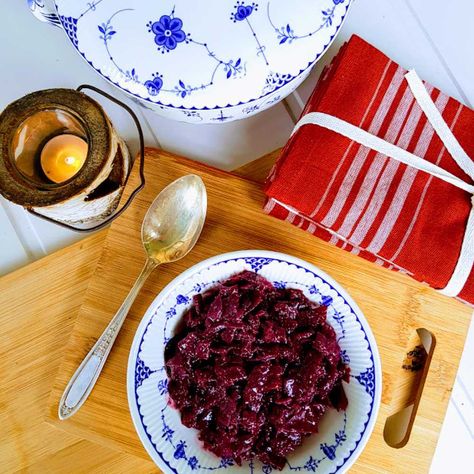 Red Cabbage Breakfast, Danish Red Cabbage Recipe, Red Cabbage Vegan Recipes, German Braised Red Cabbage, Red Cabbage Photography, Danish Cuisine, Red Cabbage Recipes, Danish Food, Christmas Menu