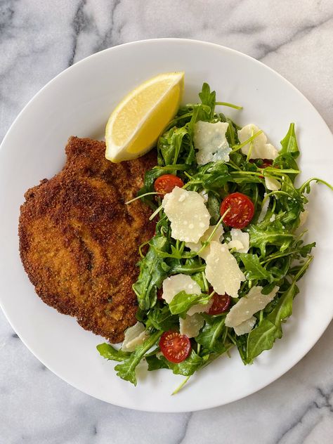 Gluten-Free Chicken Milanese lemony arugula salad easy dinner recipe Chicken Milanese, Dinner Entrees, Arugula Salad, Gluten Free Chicken, Food Is Fuel, Fried Fish, Crispy Chicken, Arugula, Beautiful Food