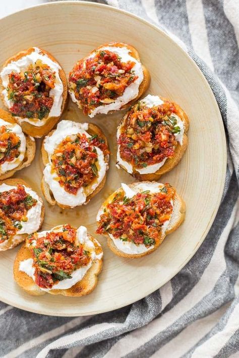 15 Crostini Recipes that are Appetizer Perfection Ricotta Crostini, Crostini Appetizers, Crostini Recipes, Small Appetizers, Party Appetizer, Food Heaven, Tomato Basil, Party Food Appetizers, Dried Tomatoes