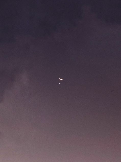 Beautiful Crescent Moon on the First day of Ramadan Ramadan Crescent Moon, Ramadan Moon Aesthetic, First Day Of Ramadan, Moon Aesthetic, Crescent Moon, First Day, Ramadan, Crescent, The First