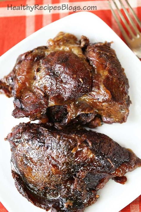 Beef Cheek Meat Recipe, Beef Cheeks Slow Cooker, Beef Cheeks Recipe, Slow Cooked Beef Cheeks, Tin Eats, Pork Cheeks, Slow Cooked Meat, Barbacoa Beef, Beef Cheeks