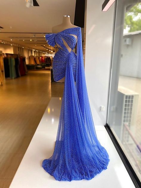 Latina Dress, Met Gala Dresses, Girls Dress Outfits, Royal Blue Dress, Glamour Dress, Prom Dress Inspiration, Pretty Prom Dresses, فستان سهرة, Prom Outfits