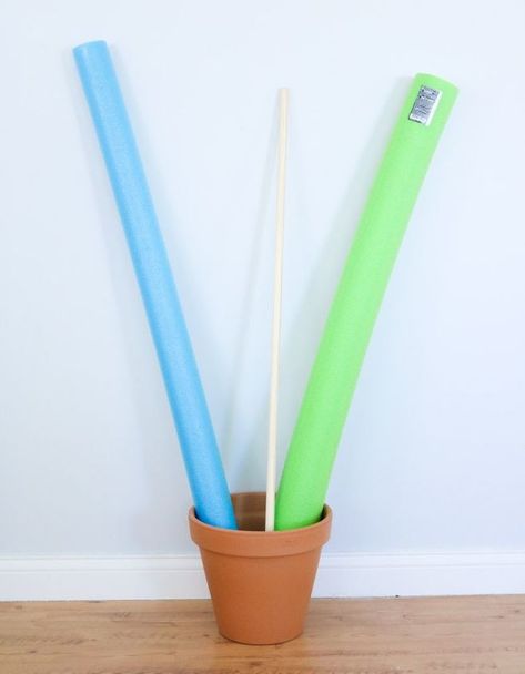 These pool noodle cactus, from Hometalk, are so clever! Pool Noodle Cactus, Fake Cactus, Old Bed Sheets, Cactus Craft, Faux Cactus, Mother Daughter Projects, Cactus Diy, Pool Noodle, Cute Cactus