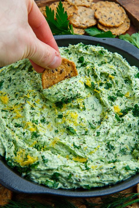 Whipped Feta and Herb Dip Arabisk Mad, Herb Dip, Fresh Appetizers, Whipped Feta, Tapenade, Dip Recipe, Appetizer Dips, Eating Raw, Food Processor