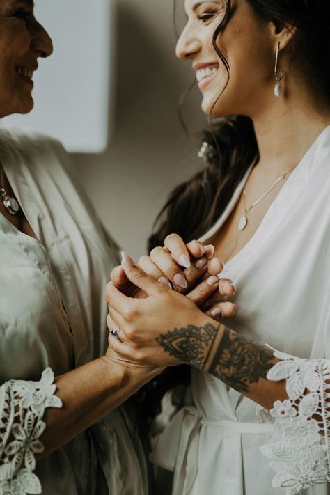 Bride getting ready with mom | Image by Juladie Ibanez Bride Getting Ready Photos Mirror, Getting Ready Bridesmaids Photos, Bride And Mom Pictures, Getting Ready Wedding Photos Bride, Bridal Getting Ready Pictures, Wedding Getting Ready Pictures, Brides Getting Ready, Before Wedding Pictures, Wedding Bride Getting Ready