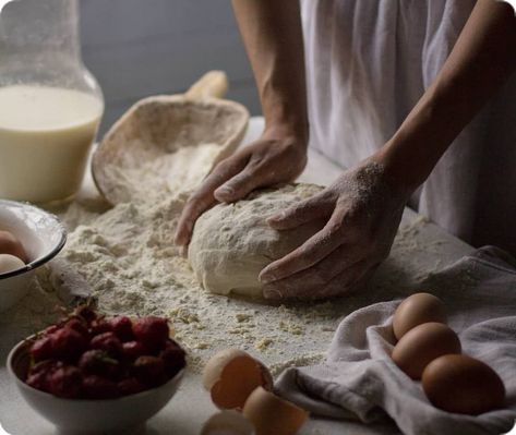 Catherine Pinkerton, Palace Kitchen, Bread Aesthetic, Heartless Marissa Meyer, Kitchen Vibes, Marissa Meyer, Have A Lovely Weekend, Baking Bread, Modern Disney