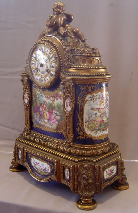 Antique French porcelain and ormolu mantle clock with painting after Boucher. French Antique Clocks, Unusual Clocks, French Clock, Antique Pocket Watch, Cool Clocks, Time Keeper, French Porcelain, Old Clocks, Retro Clock