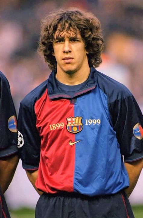 Carles Puyol Barcelona 1999, Barca Jersey, Old Football Players, Fc Barcelona Wallpapers, Barcelona Futbol Club, Barcelona Team, Legends Football, Football Players Images, Football Photography