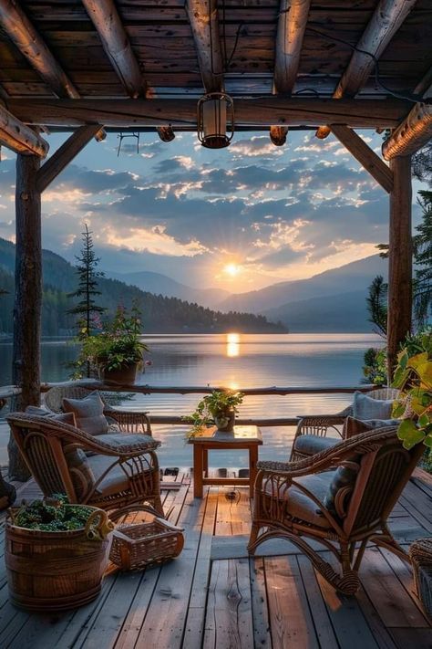 Lake House Mountains, House On A River, Log Cabin On Lake, Homes On The Water, Cabin On River, Lake House Aesthetic Interior, Cottage With Friends, Cabin On Water, House With Lake View