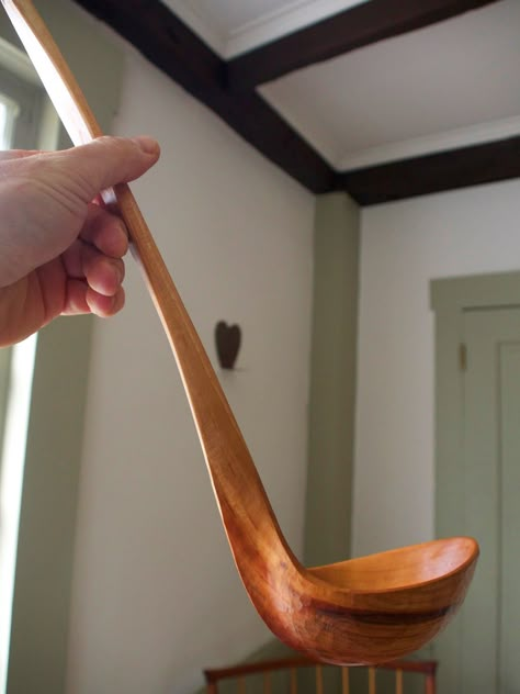 Peter Galbert Chair Notes, Windsor Chairs Carving Spoons, Wooden Spoon Carving, Wooden Ladle, Wood Spoon Carving, Coffee Table Plans, Windsor Chairs, Spoon Art, Carved Spoons, Green Woodworking