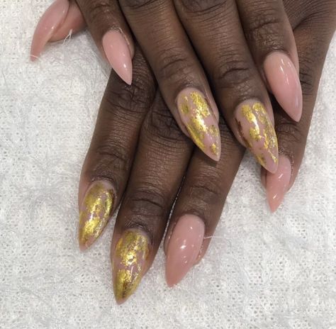 Gold Foil Nails, Foil Nail Designs, Foil Nails, Chic Nails, Gold Nails, Stiletto Nails, Nude Nails, Gold Foil, Foil