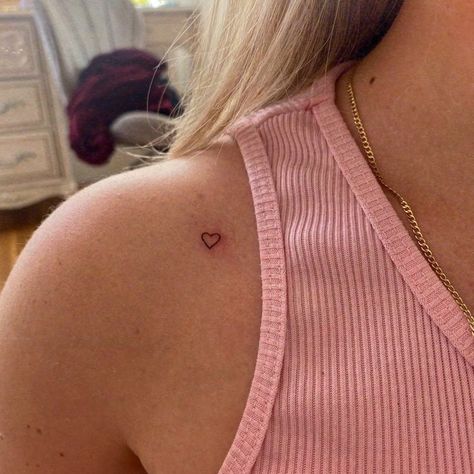 Ladies Tattoo, Dr Tattoo, Red Heart Tattoos, Tiny Tattoos For Women, Tato Minimal, Basic Tattoos, Small Heart Tattoos, Hidden Tattoos, Bone Tattoos