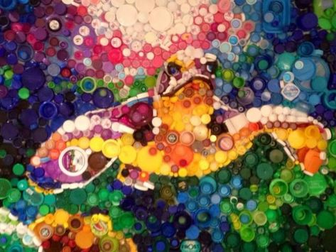 A turtle, made of bottle caps, by Raleigh artist Denise Hughes :: WRAL.com Bottle Top Art, Water Bottle Crafts, Plastic Bottle Caps, Cap Art, Recycled Art Projects, Bottle Cap Art, Mosaic Murals, Trash Art, Mixed Media Crafts