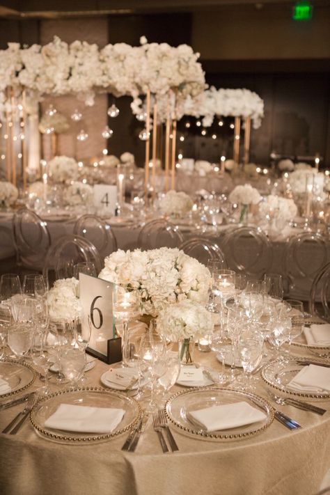 All White Wedding Reception Romantic, Classy And Elegant Wedding Decor, Wedding Decor Glamorous, Glamourous Wedding Theme, Classy Glam Wedding, Wedding Guest Centerpieces, Luxury Rustic Wedding, Wedding Inspo Elegant Decor, Bougie Wedding Ideas