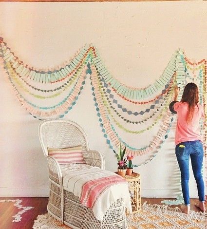 Lila Party, Pom Pom Garland, Party Inspiration, Handmade Home Decor, Diy Party, Handmade Home, Girl's Room, Paper Crafting, Party Time