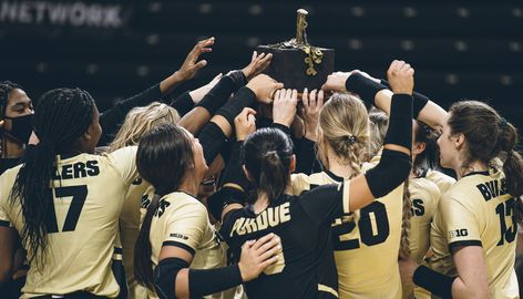 VOLLEYBALL PHOTO SHOOT: BEHIND THE SCENES by PURDUE ATHLETICS Purdue Volleyball, Shoot Behind The Scenes, Volleyball Wallpaper, Volleyball Photos, Dream School, World Of Sports, Volleyball, Photo Shoot, Indiana