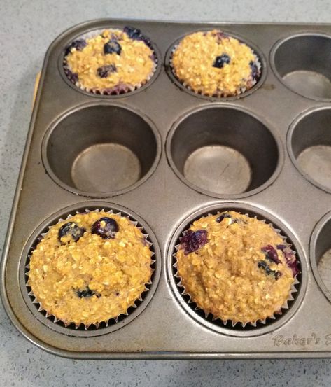 Blueberry Oatmeal Bakes (2 points) Ww Blueberry Oatmeal Bake, Weight Watchers Oatmeal Muffins, Oatmeal Bakes, Weight Watchers Blueberry Muffins, Berry Oatmeal Bake, Blueberry Oatmeal Recipes, Ww Muffins, Fresh Blueberry Recipes, Low Carb Oatmeal