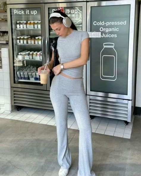 Lazy Workout Outfit, Aesthetic Yoga Outfit, Sporty Girly Outfits, Gym Outfits For Women Aesthetic, Model Gym Outfit, Yoga Girl Aesthetic Outfit, Cute Gym Outfits Aesthetic, Training Outfit Aesthetic, Pilates Workout Outfit