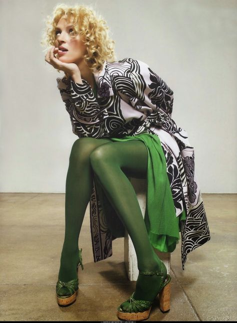 Celebrity Legs and Feet in Tights: Uma Thurman Colored Tights Outfit 60s, Green Tights Outfit, Outfits 60s, Colored Tights Outfit, Tights Outfits, Green Tights, Stockings Outfit, Nylon Leggings, Colored Tights