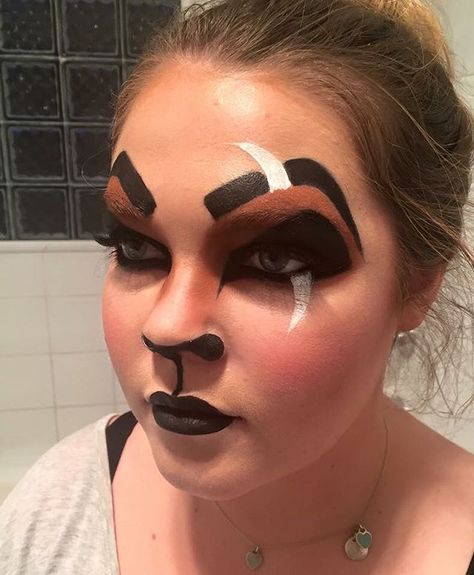 Scar                                                                                                                                                                                 More Lion King Play, Lion King Show, Scar Makeup, Scar Lion King, Lion King Costume, Lion King Musical, Lion King Jr, Make Up Designs, Lion King Party