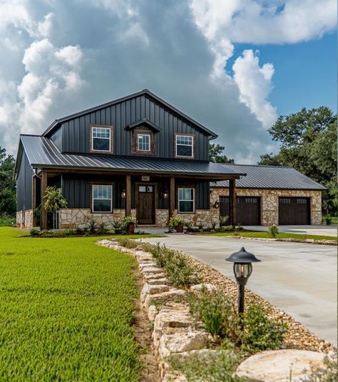 Barndominium Gallery Barndominium With Brick, Simple Barndominium Ideas Interiors, Barndominium Garage Ideas, Shouse Barndominium, Barndominium Exterior, Barndo Ideas, Dream Building, Architectural Buildings, Barn Homes Floor Plans