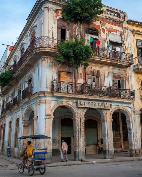 Spanish Buildings, Cuba Music, Our Man In Havana, Cuba Havana, Spanish Towns, Magazine Editor, Write A Book, Baroque Architecture, Watercolor Ideas