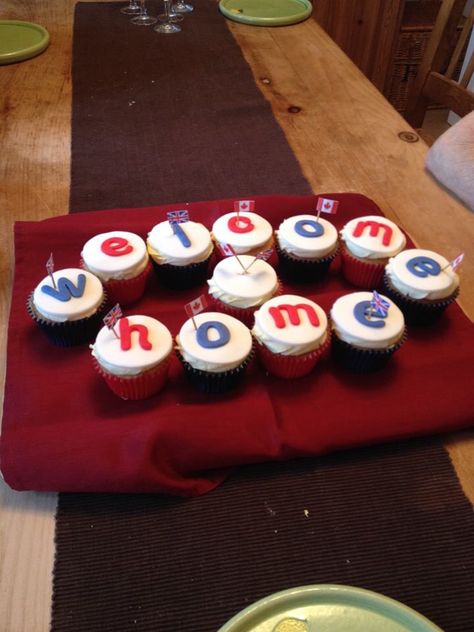 Welcome home cupcakes Welcome Cupcakes Ideas, Welcome Home Cupcakes, Welcome Home Food Ideas, Happy Food, Happy Foods, Year 2, Baking Ideas, Welcome Home, Cake Ideas