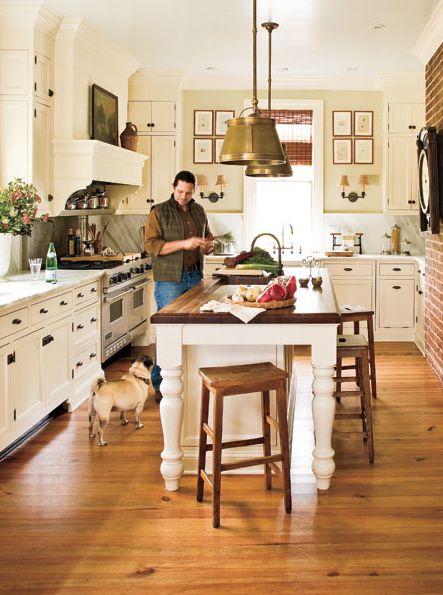 Southern Living Rooms, Kitchen Restoration, Southern Living Magazine, Wood Countertops, Kitchen Redo, Cool Ideas, Decor Minimalist, Southern Living, White Cabinets