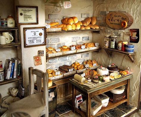 Bakery Vintage, Vintage Bakery, Bread Shop, Miniature Bakery, The Bakery, Dollhouse Food, Miniature Rooms, Miniature Kitchen, Miniature Houses