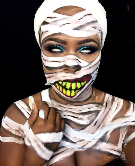 Mummy face paint  https://youtu.be/FndQ2GcV1rc Mummy Face Paint, Halloween Is Cool, Makeup For Halloween, Halloween Inspo, Facepaint, Halloween Ideas, Face Painting, Halloween Makeup, Makeup Yourself