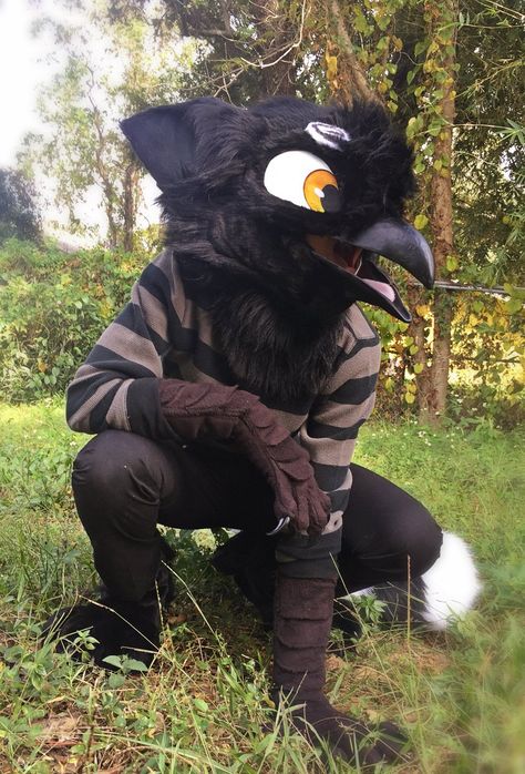 Adorable toony gryphon crow fursuit - made by artkour Skull Crow Fursuit, Partial Fursuit Outfits, Griffin Fursuit, Crow Fursuit, Crow Fursona, Bug Fursuit, Rat Fursuit, Possum Fursuit, Raccoon Fursuit