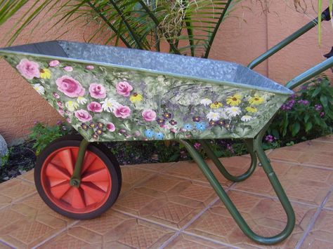 I found this fun wheelbarrow at a tag sale and of course I just Had to paint it...Cindy of poppynannadesigns. Wedding Flower Decor, Ideas Jardin, Boho Backyard, Wheelbarrow Planter, Wheelbarrow Garden, Table Decor Wedding, Wheel Barrow, Wood Pots, Garden Wallpaper