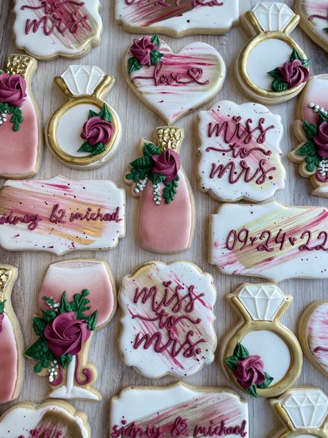 Wine Bridal Shower Cookies, Wine Bachelorette Cookies, Vino Before Vows Cookies, Petals And Prosecco Bridal Shower Theme Cookies, Bachelorette Decorated Cookies, Wine Themed Cookies, Bachelorette Party Cookies Decorated, Wine Cookies Decorated, Bridal Shower Royal Icing Cookies