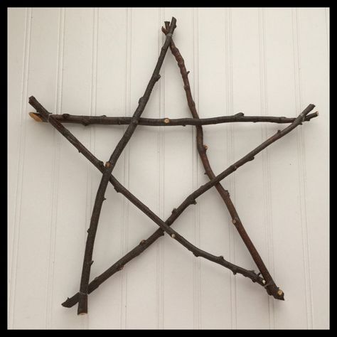 How to Make a Pentagram Herb Dryer – Vegan Kitchen Magick Harvesting Seeds, Kitchen Magick, Witchcraft Decor, Twig Crafts, The Pentagram, Autumn Craft, Pagan Crafts, Samhain Halloween, Witch Diy