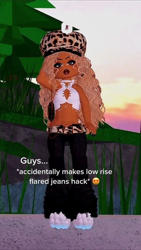 Royale High Journal Ideas, Royal High Outfits Ideas Cheap, Sims Free Play, Hello Kitty Crafts, Aesthetic Roblox Royale High Outfits, Roblox Funny, Royale High, Cool Avatars, Roblox Pictures