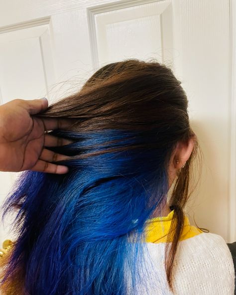 🫐Denim blue peek-a-boo🫐 This was my first vivid hair color client outside of cosmetology school. So grateful for her to trust me with her hair did this almost 2 years ago and I still think it -🍒 Posted 25-08-2024 #denimblue #denimbluehair #bluehair #hairpeekaboo #rosevillehairstylist #peekaboo #bluepeekaboo #denimbluehaircolour Denim Blue Hair, Peekaboo Hair Colors, Vivid Hair, Dyed Hair Blue, Peekaboo Hair, Vivid Hair Color, Cosmetology School, Hair Streaks, Hairdos For Curly Hair