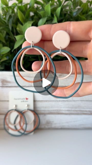 How To Make Polymer Clay Earrings, Making Polymer Clay Earrings, Fimo Diy, Easy Polymer Clay, Diy Earrings Polymer Clay, Quilling Earrings, How To Make Clay, Earrings Polymer, Poly Clay