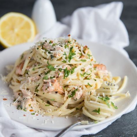 Chicken Avocado Pasta, Dill Pasta, Creamy Salmon Pasta, Salmon Pasta Recipes, Creamy Dill Sauce, Garlic Butter Salmon, Dill Sauce, Salmon Pasta, Creamy Pasta