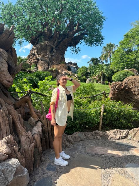 Animal kingdom outfit safari aesthetic avatar Disney Outfits Animal Kingdom, Safari Aesthetic Outfit, Zoo Fits, Animal Kingdom Photo Ideas, Animal Kingdom Outfit Ideas, Cute Zoo Outfits, Animal Kingdom Picture Ideas, Animal Kingdom Aesthetic, Disney Animal Kingdom Outfit